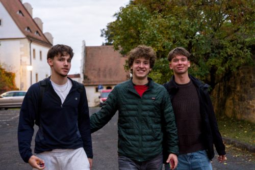 20251009 173531 C8B2A33B