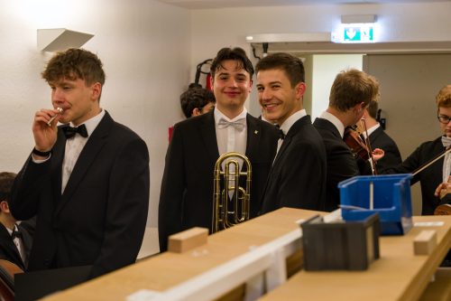 20251011 172127 4C211915